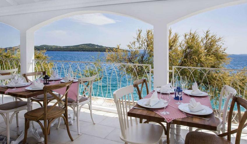 HRSBELVAPR SEGV RESTAURANT DALMACIJA 6