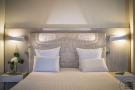 Renovated room  9  2385