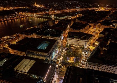 Christmas Xmas Vorosmarty Budapest Brand 2 1