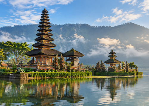 Ulun Danu Beratan ežero rūke